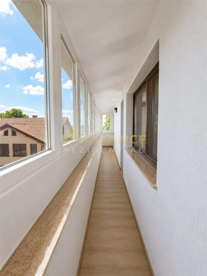 Apartament 2 camere de vanzare  loc de parcare si boxa incluse  mobilat si utilat - foto 13