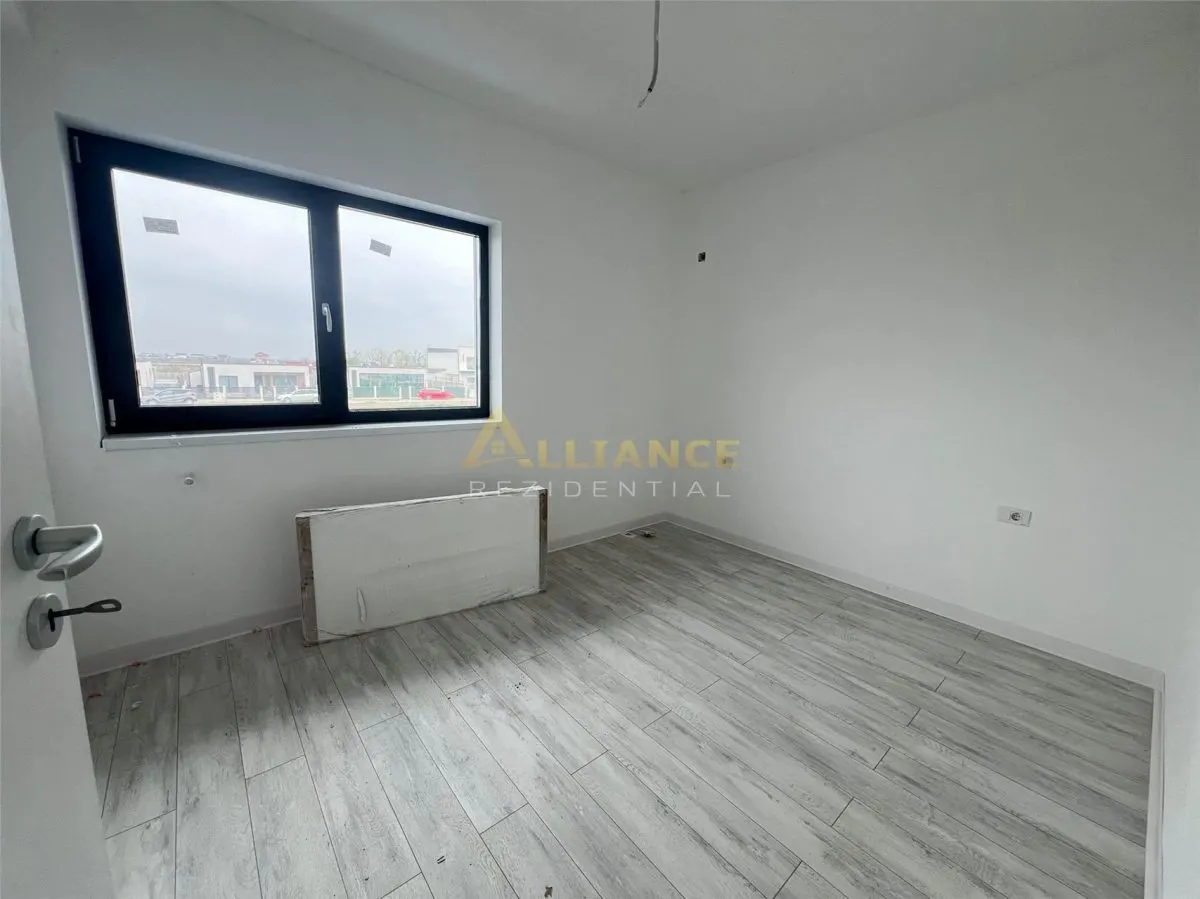 Vila Individuala - 4 camere - 2 bai - beci- 375mp teren - foto 12