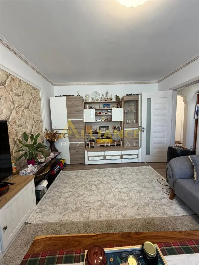 [METROU] Apartament cu 4 camere - 2 bai | 81 MP - foto 2