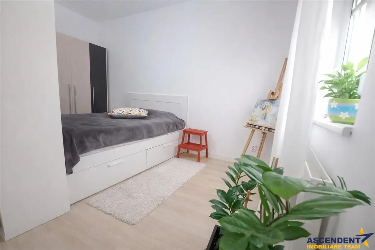 Casa situata central, cu un echilibru remarcabil intre traditie si design contemporan â€“ Brasov - foto 6