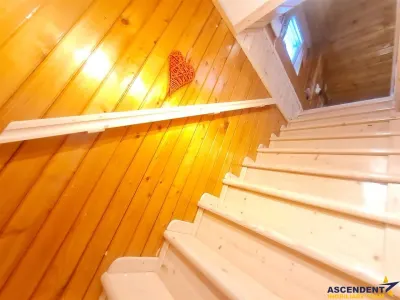 Casa situata central, cu un echilibru remarcabil intre traditie si design contemporan â€“ Brasov - foto 7