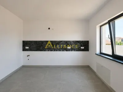 Vila- 130mp utili- beci- incalzire pardoseală-Geamuri tripan - foto 4