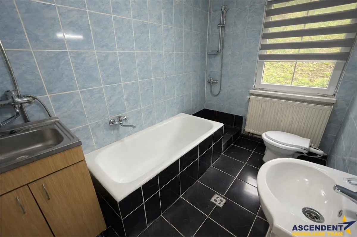 Casa cu 650 mp teren,zona linistita,curte verde,potential extindere,Gheorghe Doja, Targu Mures. - foto 9