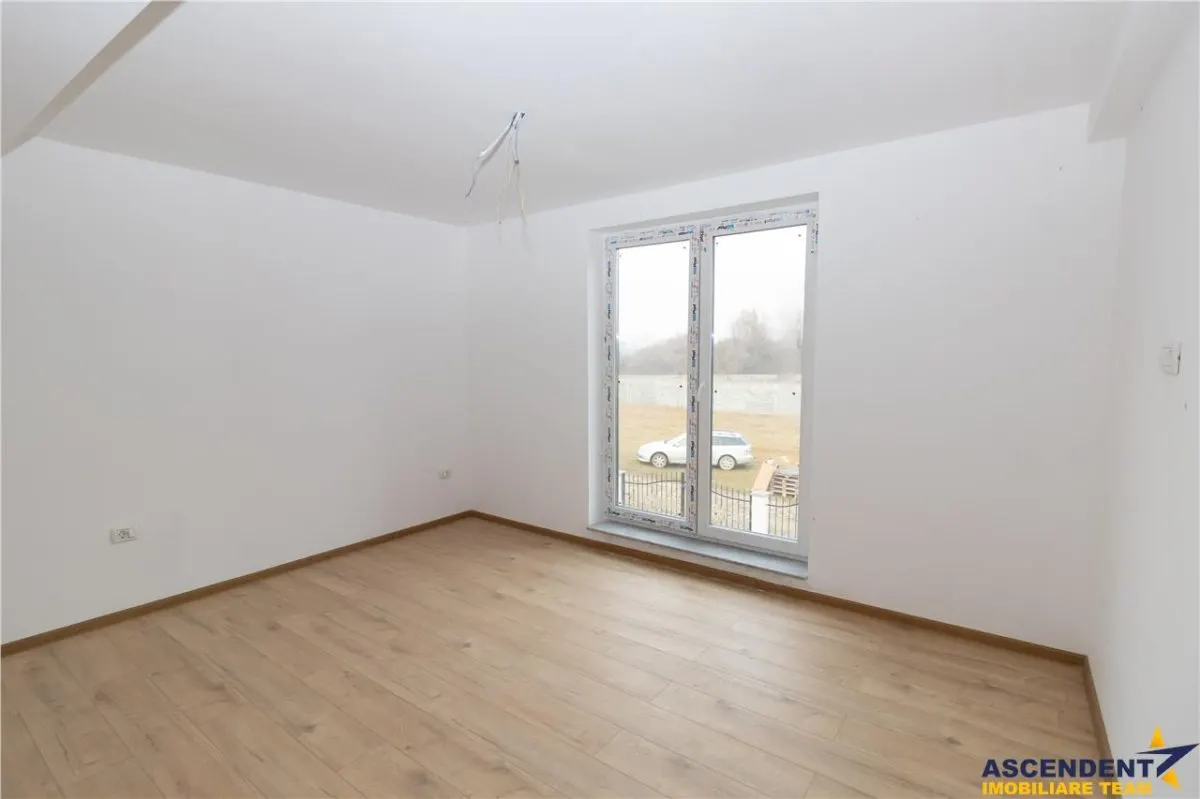 Vila calitativa, luminoasa linie, incalzire pardoseala, utilitati, Sanpetru, Brasov - foto 11