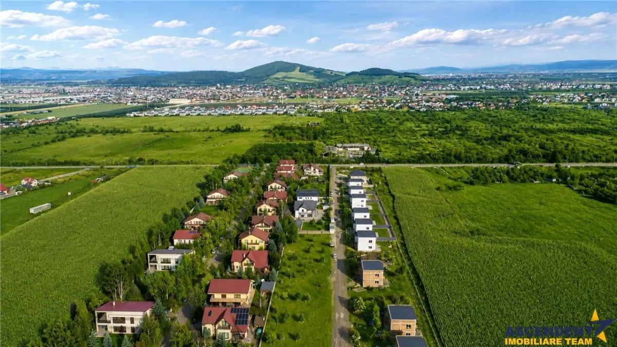 Vila calitativa, luminoasa linie, incalzire pardoseala, utilitati, Sanpetru, Brasov - foto 4