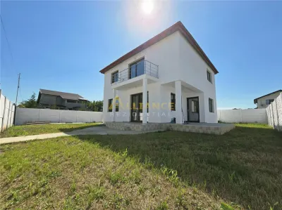 Vila individuala- 4 camere- 2 bai- beci- 700m de autobuz, scoala - Berceni