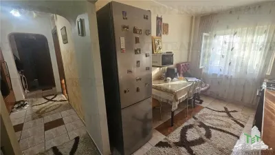 Apartament 4 camere bloc ''80 langa metrou/Piata Crangasi - Bucuresti