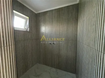 Casa individuala- 6 camere - 4 bai- 3 dressinguri-100m de autobuz - foto 6