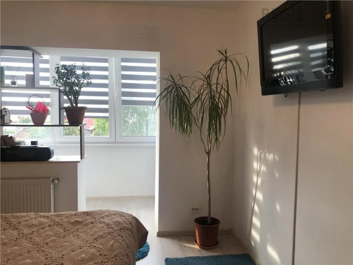 Apartament spatios 4 camere 100 mp etaj intermediar cartier Noua - foto 6
