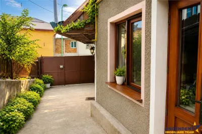Un colt de liniste la poalele Tampei, Schei: Casuta singura in curte, Brasov - Brasov