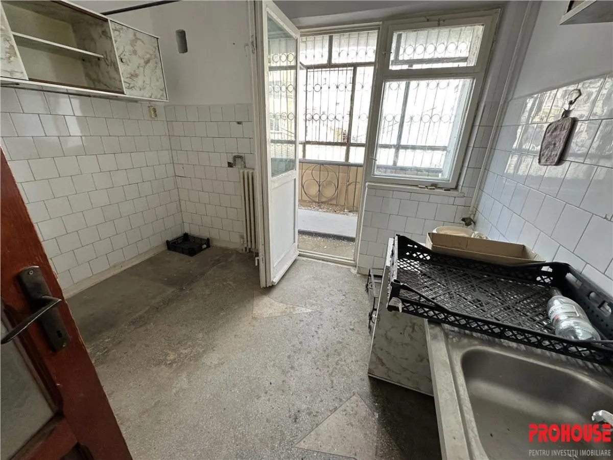 Pictor Aman, 2 camere, etaj 1, de renovat! - foto 9