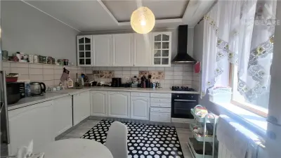 Casa Iasi Manta Rosie | 4 dormitoare | S.u. 165 mp | Panouri fotov | Garaj | Semineu - foto 5