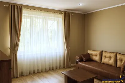 Regim vila, 2 camere, decomandat, mobilat si utilat, Centrul Civic, Brasov - Brasov