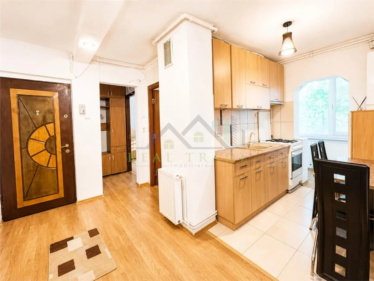 Apartament 2 camere decomandat,  etajul 1 mobilat si utilat , parcare - foto 4