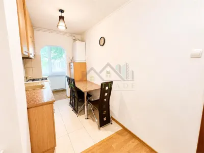 Apartament 2 camere decomandat,  etajul 1 mobilat si utilat , parcare - foto 5