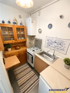 Garsoniera cocheta, baie si bucatarie proprie, etaj 3, Aleea Carpati, investitie sau locuit. - foto 2