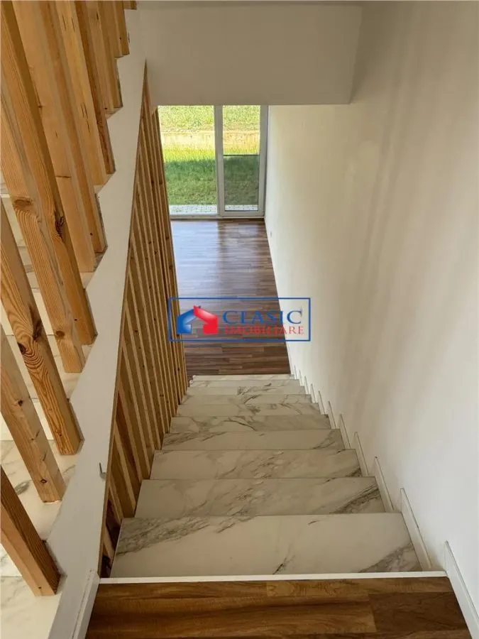 Vanzare parte duplex modern cu 4 camere 120 mp si teren 250 mp in Dezmir - foto 14