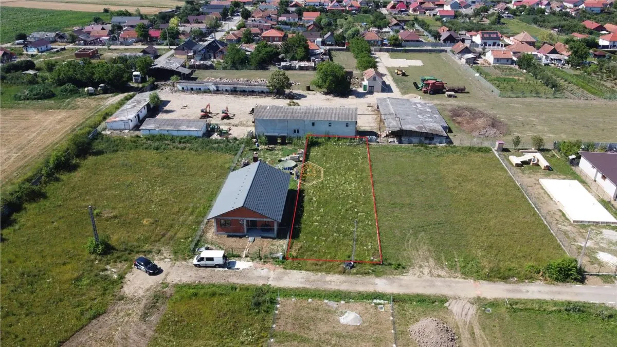 Loc de casa | Vetis | Zona rezidentiala noua - foto 1