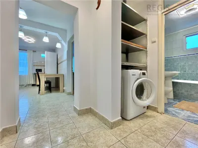 Apartament Decomandat cu 3 Camere si Parcare in Tractorul - foto 4