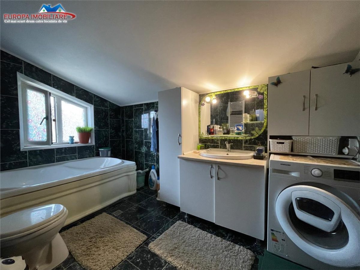 Vila  de vanzare zona ultracentrala Tulcea - foto 12