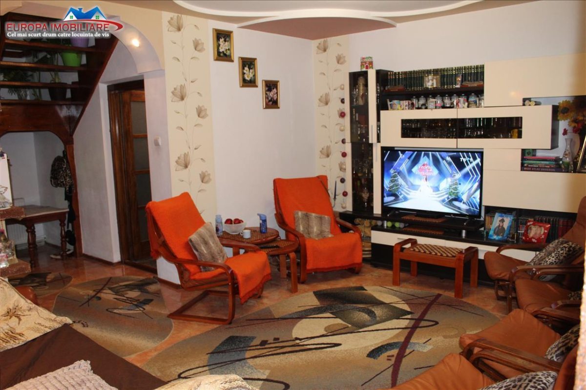 Vila  de vanzare zona ultracentrala Tulcea - foto 16