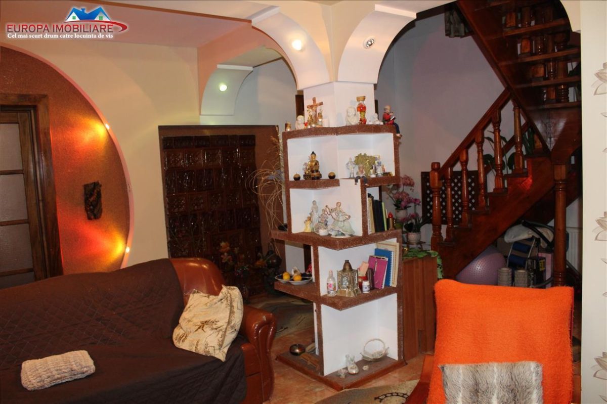 Vila  de vanzare zona ultracentrala Tulcea - foto 17