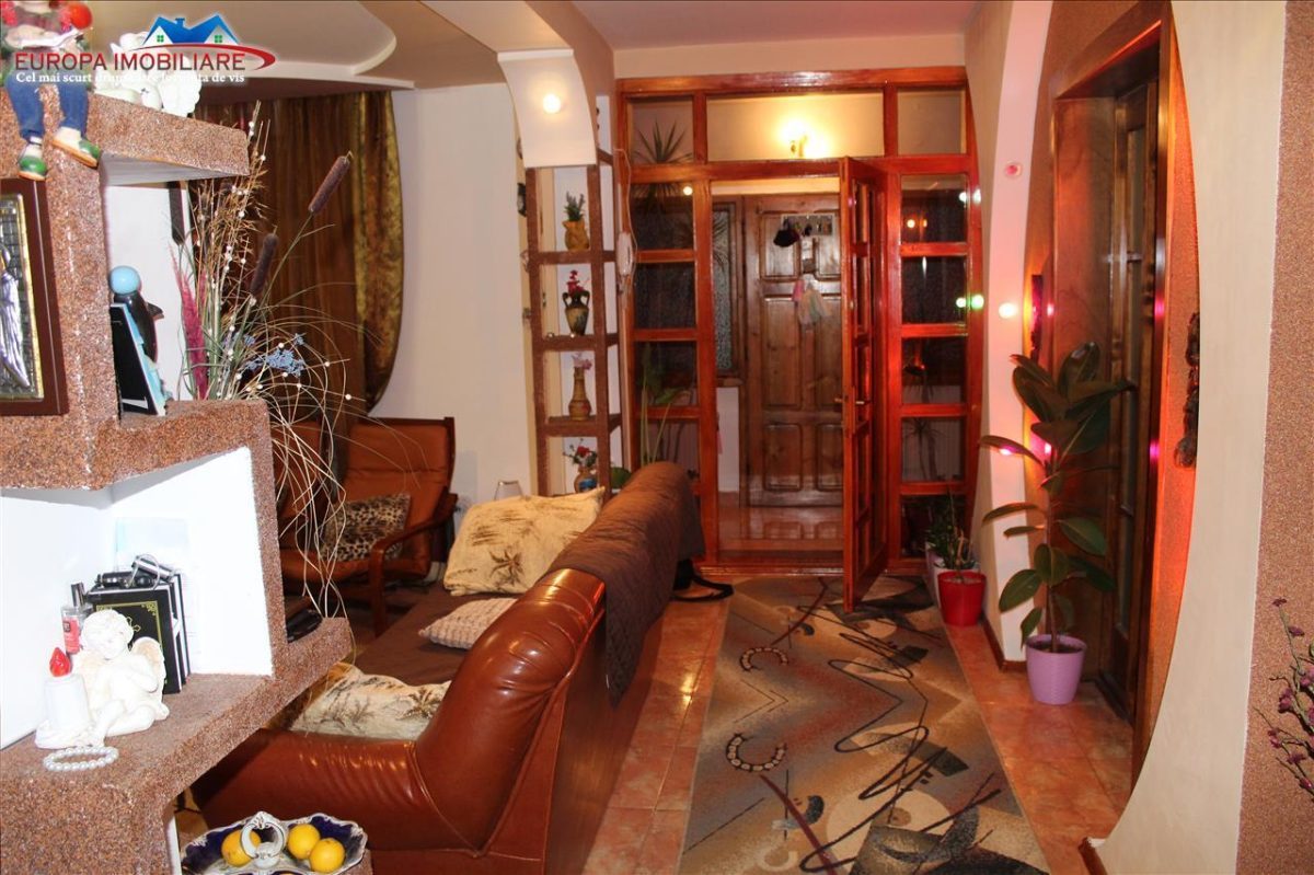 Vila  de vanzare zona ultracentrala Tulcea - foto 18