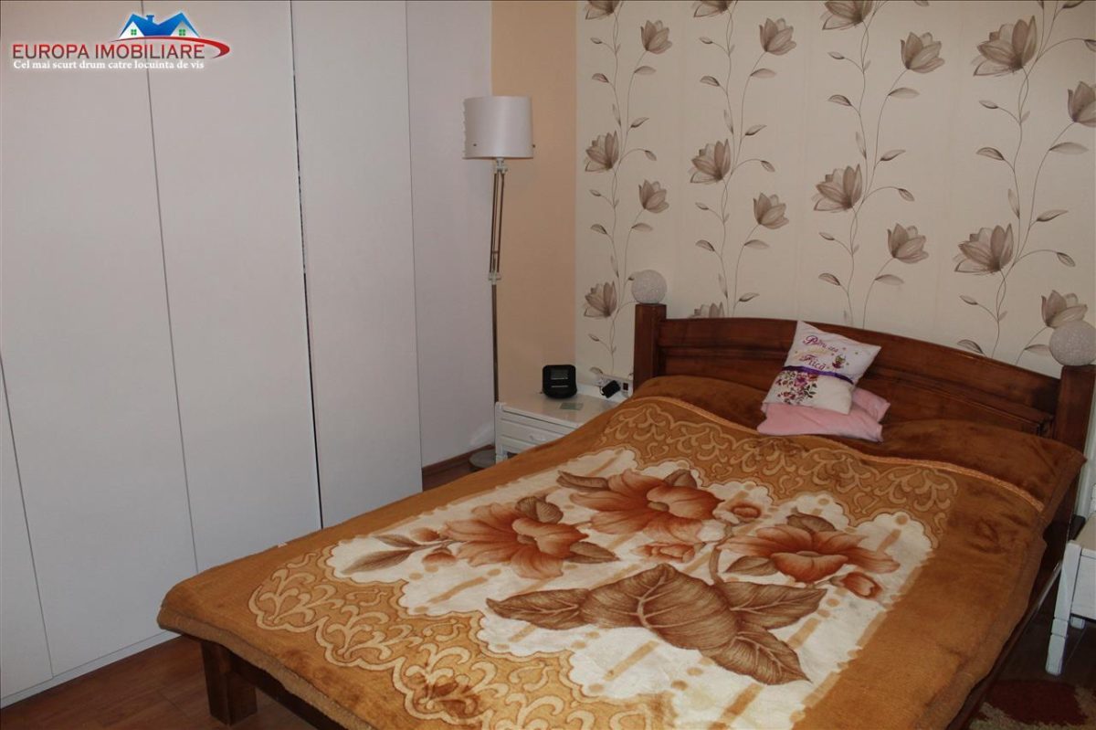 Vila  de vanzare zona ultracentrala Tulcea - foto 23