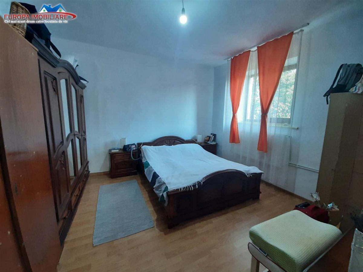 Casa D+P+M de vanzare zona centrala Tulcea - foto 12