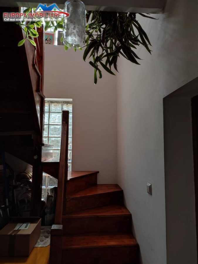 Casa D+P+M de vanzare zona centrala Tulcea - foto 8