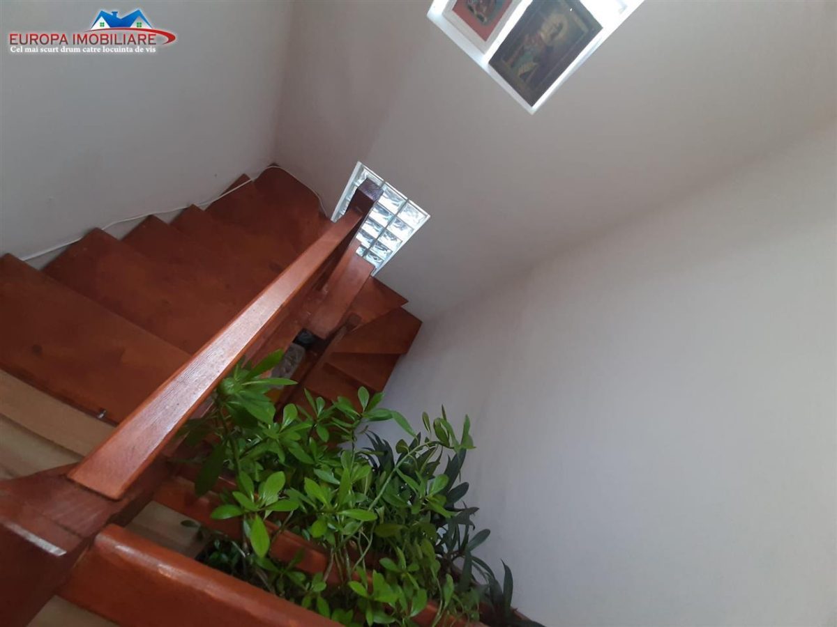 Casa D+P+M de vanzare zona centrala Tulcea - foto 9