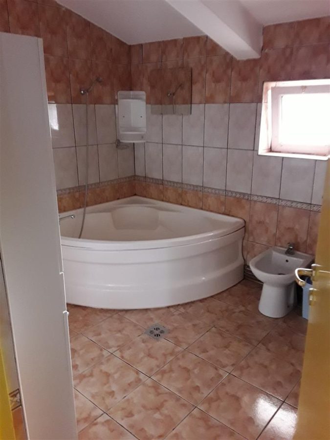 Inchiriere Vila Lux. 4 camere , Fundeni - foto 12
