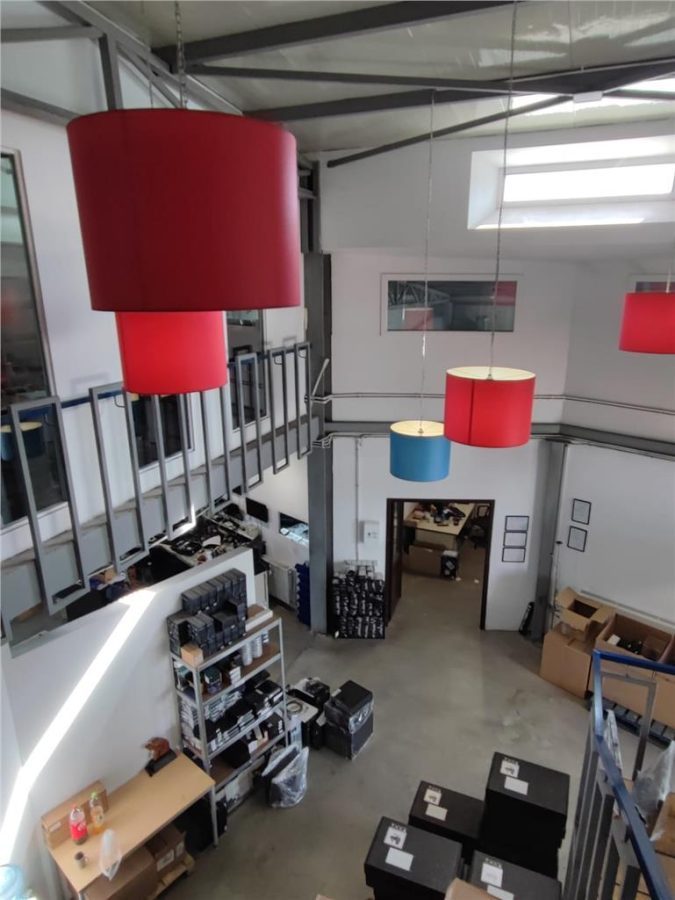 Hala 1600 mp,curte betonata 1300 mp, cu contract chirias 9500 e - foto 11