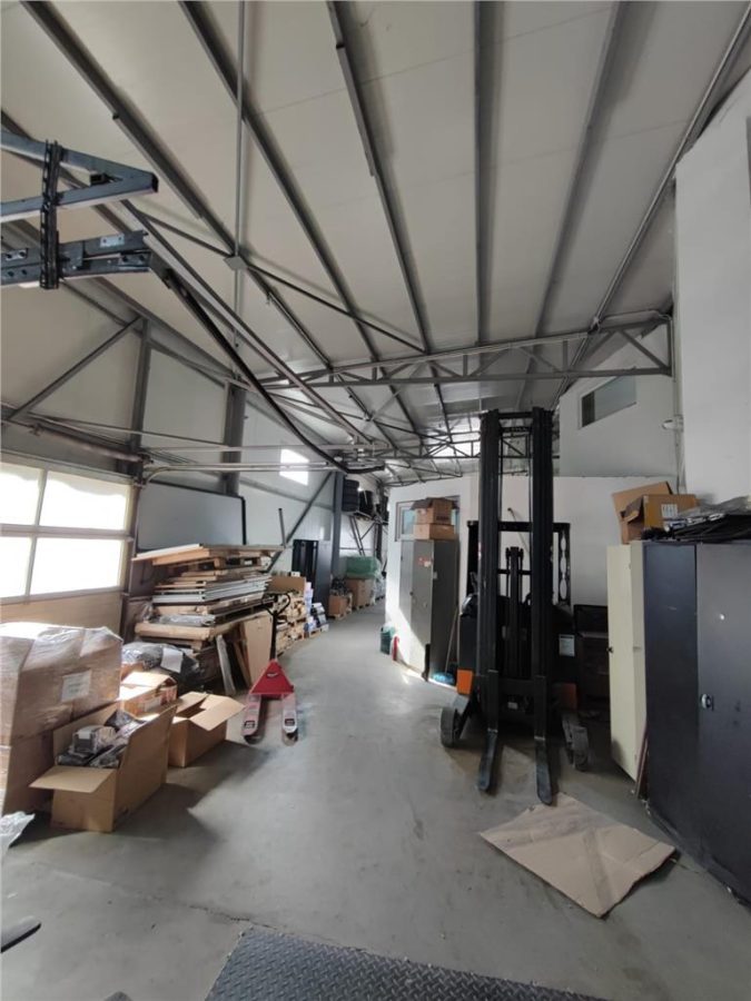 Hala 1600 mp,curte betonata 1300 mp, cu contract chirias 9500 e - foto 7