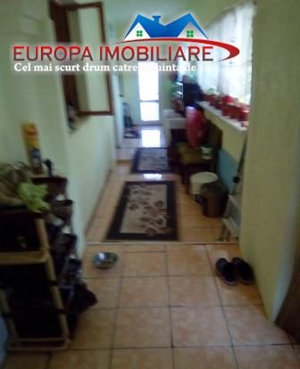 Casa cu 5 camere Zona Centrala - foto 3