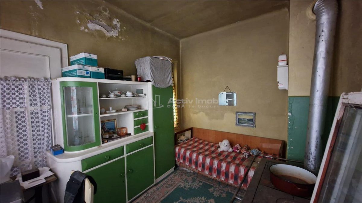 Resita Casa 5 Camere Zona Muncitoresc - foto 11