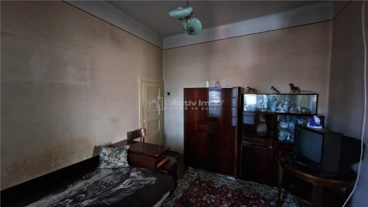 Resita Casa 5 Camere Zona Muncitoresc - foto 12