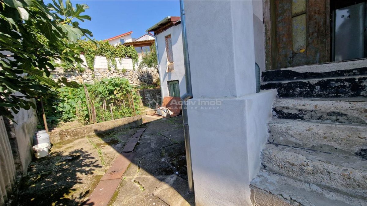 Resita Casa 5 Camere Zona Muncitoresc - foto 14