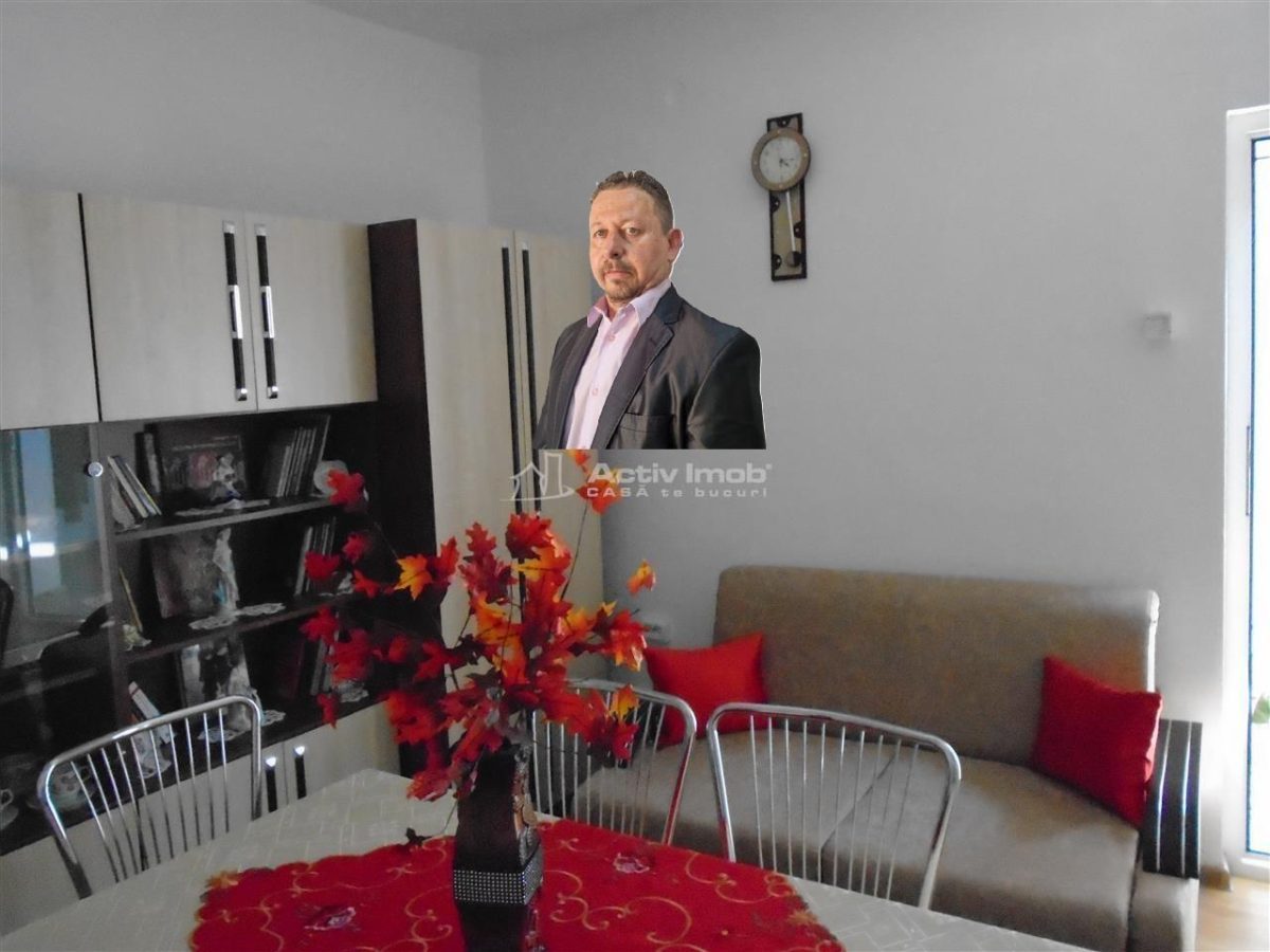 Resita Casa 7 Incaperi Parter,Etaj, Zero investitii - 