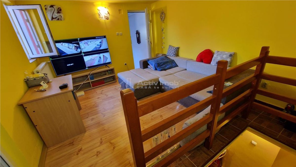 Resita Casa 7 Incaperi Parter,Etaj, Zero investitii - foto 2