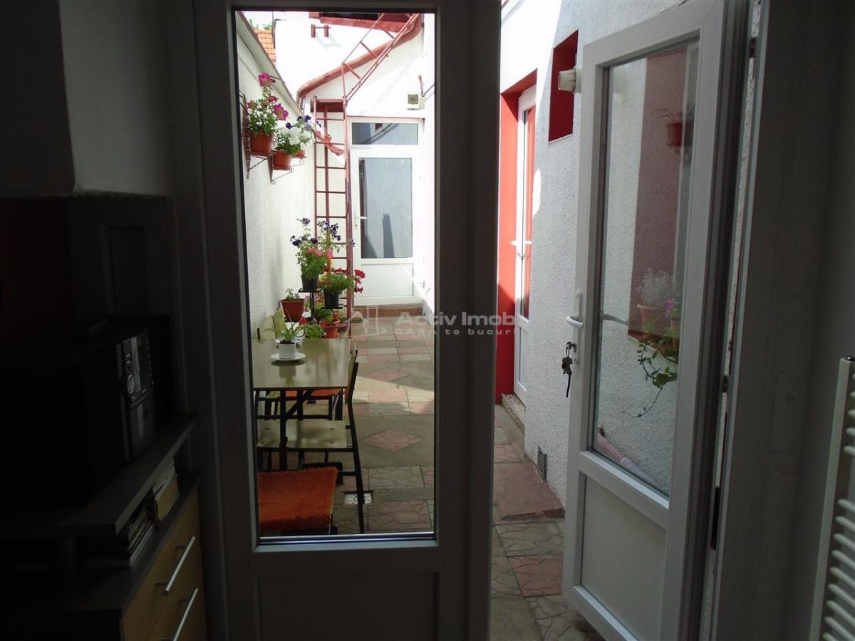 Resita Casa 7 Incaperi Parter,Etaj, Zero investitii - foto 14