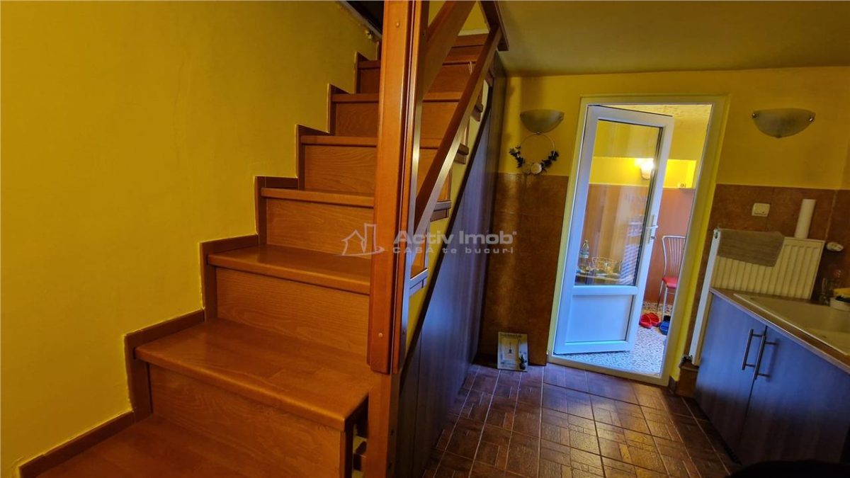 Resita Casa 7 Incaperi Parter,Etaj, Zero investitii - foto 17