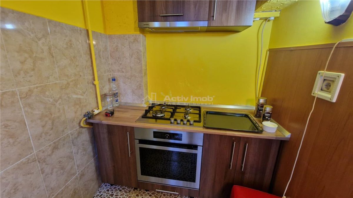 Resita Casa 7 Incaperi Parter,Etaj, Zero investitii - foto 3