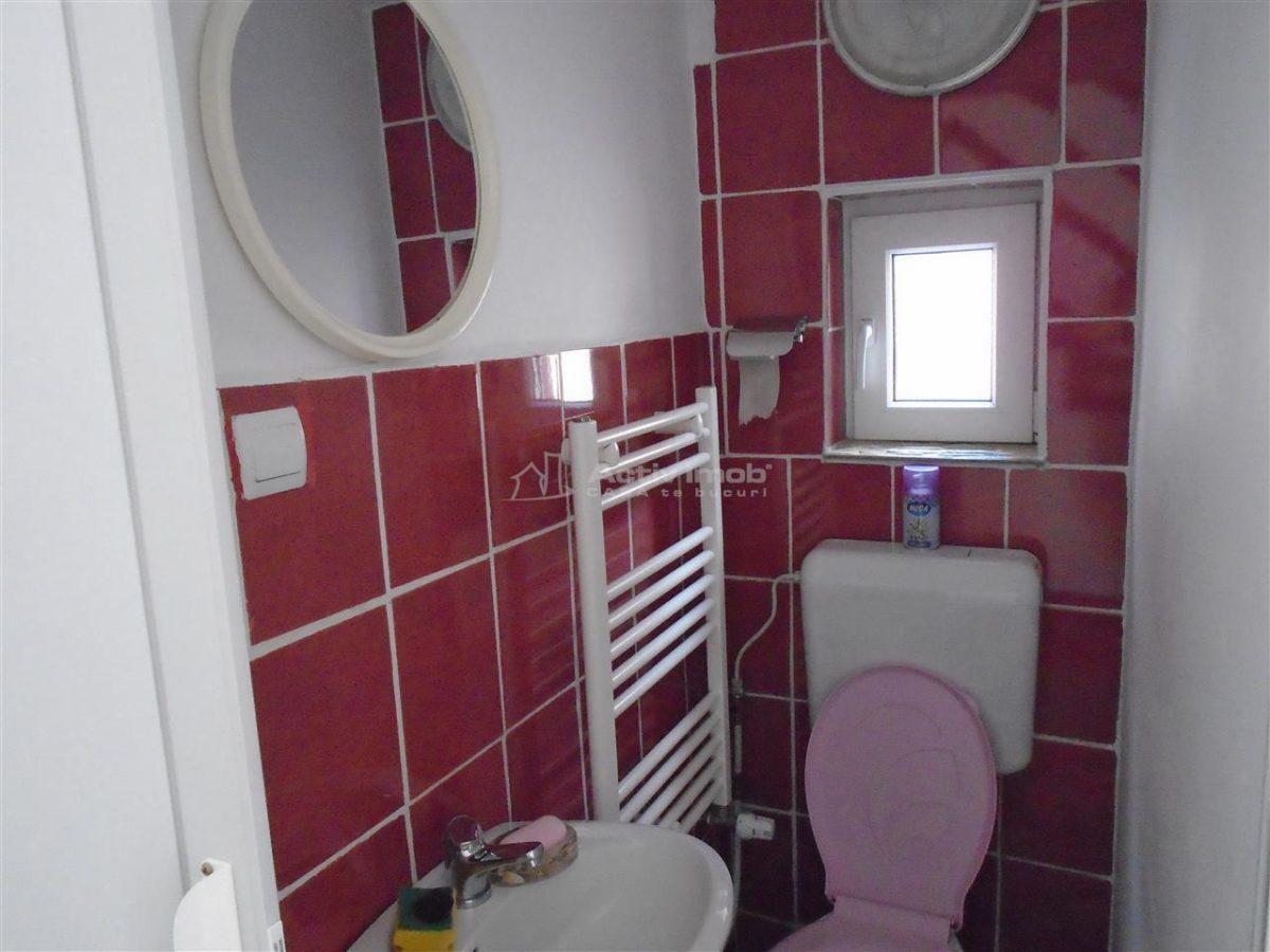 Resita Casa 7 Incaperi Parter,Etaj, Zero investitii - foto 5