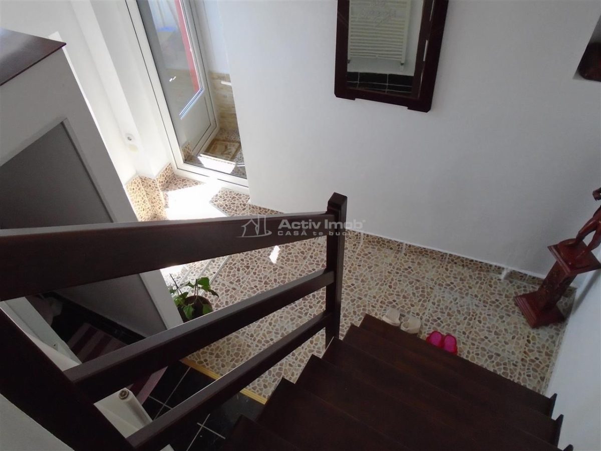 Resita Casa 7 Incaperi Parter,Etaj, Zero investitii - foto 6