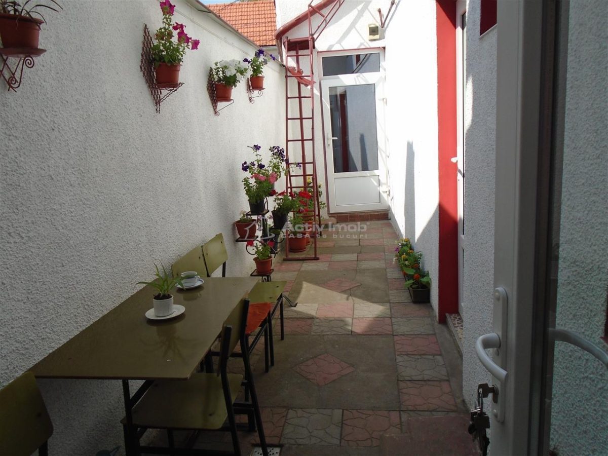 Resita Casa 7 Incaperi Parter,Etaj, Zero investitii - foto 8