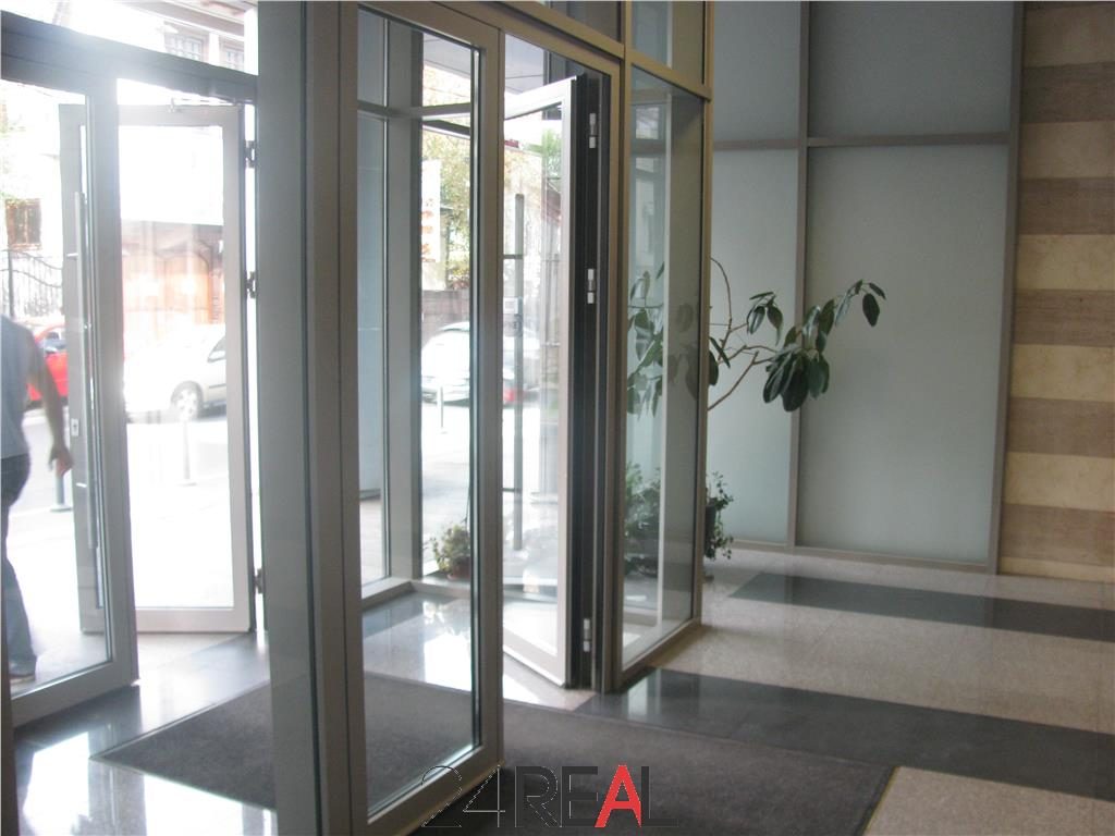 Vanzare cladire de birouri inchiriata integral - Yield 8% - foto 9