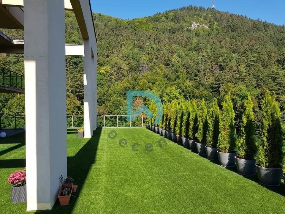 Penthouse la poalele Tampei, Racadau - 