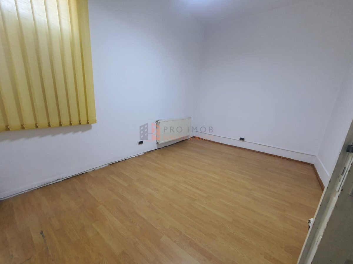 Casa tip parter zona Centru - foto 2