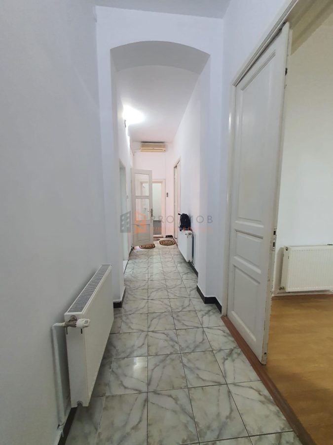 Casa tip parter zona Centru - foto 5